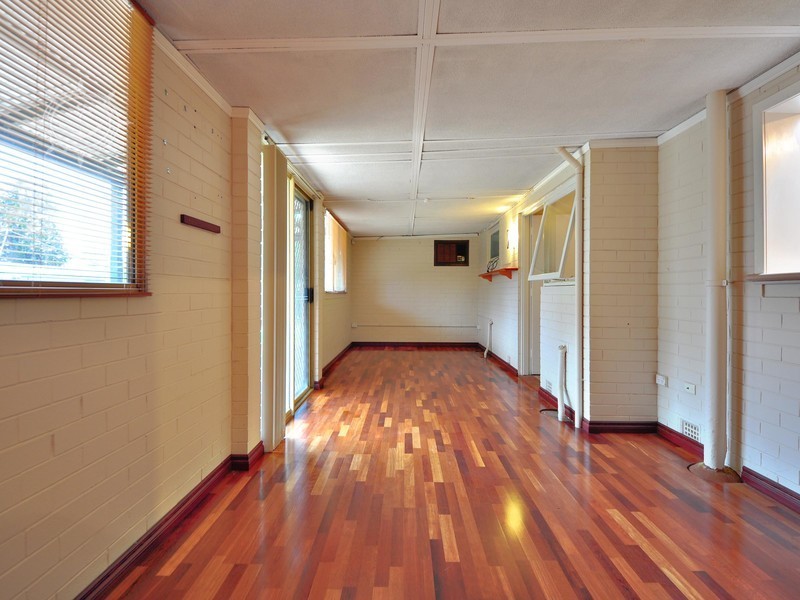 10 Ross Crt, Spearwood WA 6163