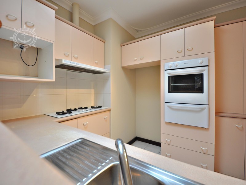 10 Ross Crt, Spearwood WA 6163