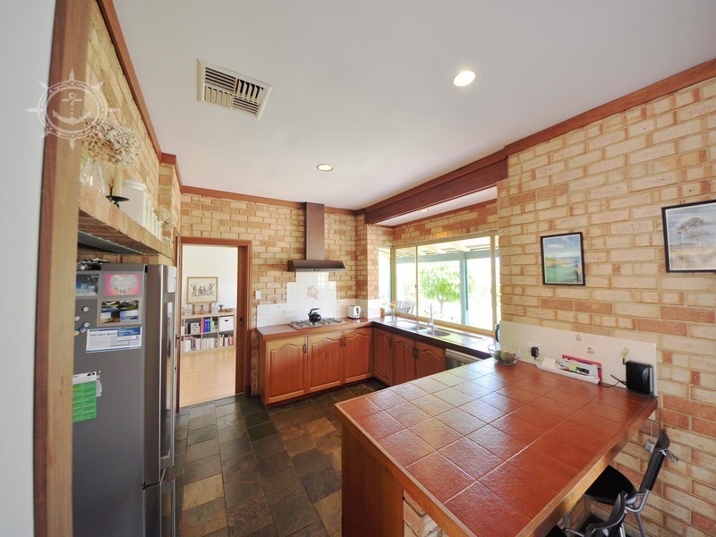 66 Turfan W, Munster WA 6166