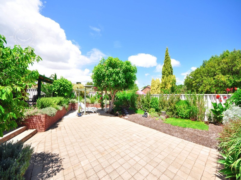 66 Turfan W, Munster WA 6166