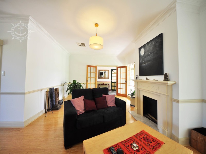 66 Turfan W, Munster WA 6166