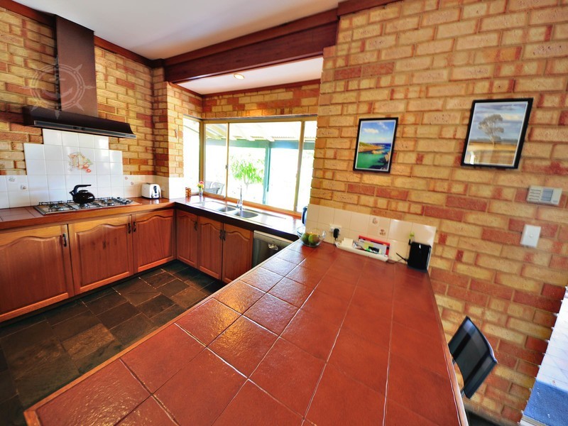 66 Turfan W, Munster WA 6166