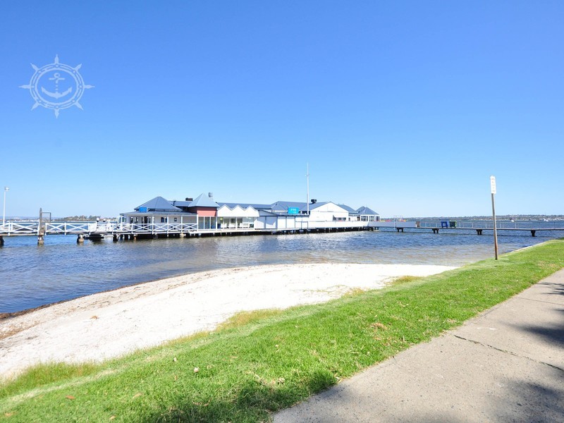 2/22 Caporn Street, Crawley WA 6009