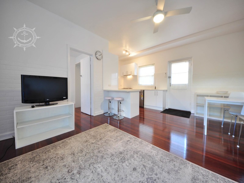 2/22 Caporn Street, Crawley WA 6009
