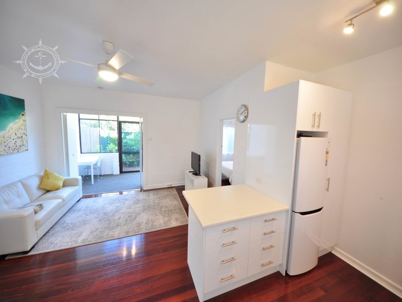 2/22 Caporn Street, Crawley WA 6009