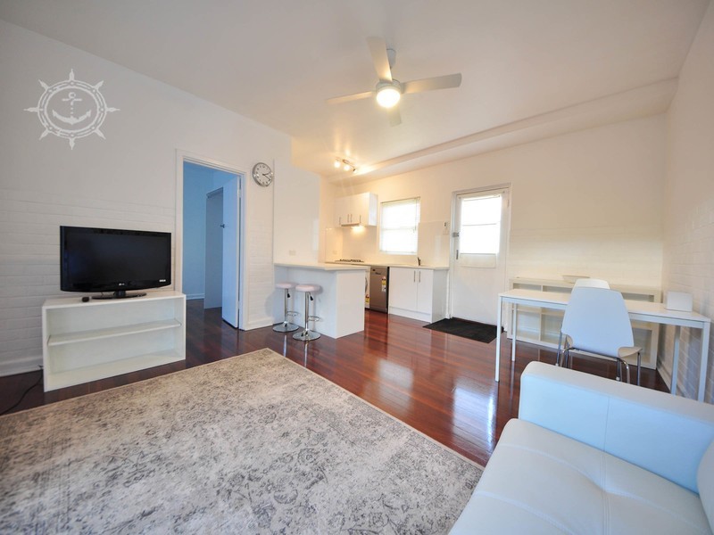 2/22 Caporn Street, Crawley WA 6009