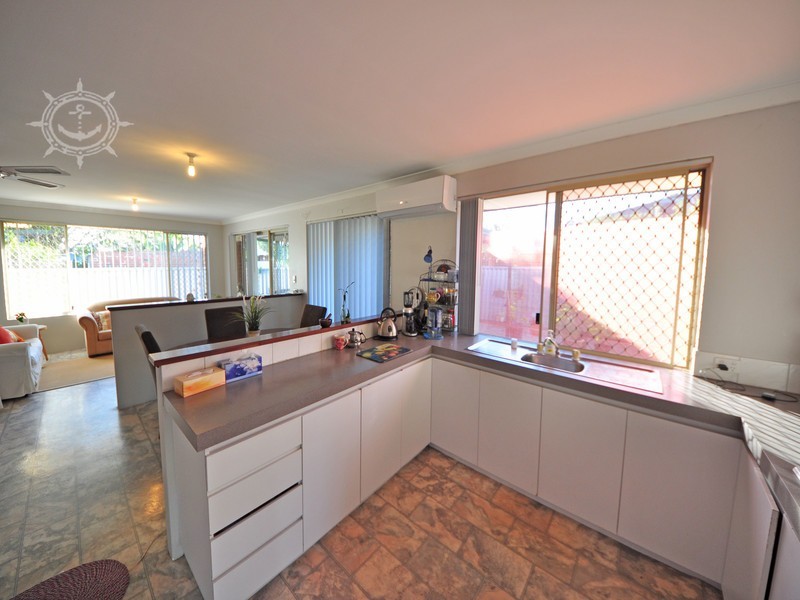 8B Rennie Crescent, Hilton WA 6163