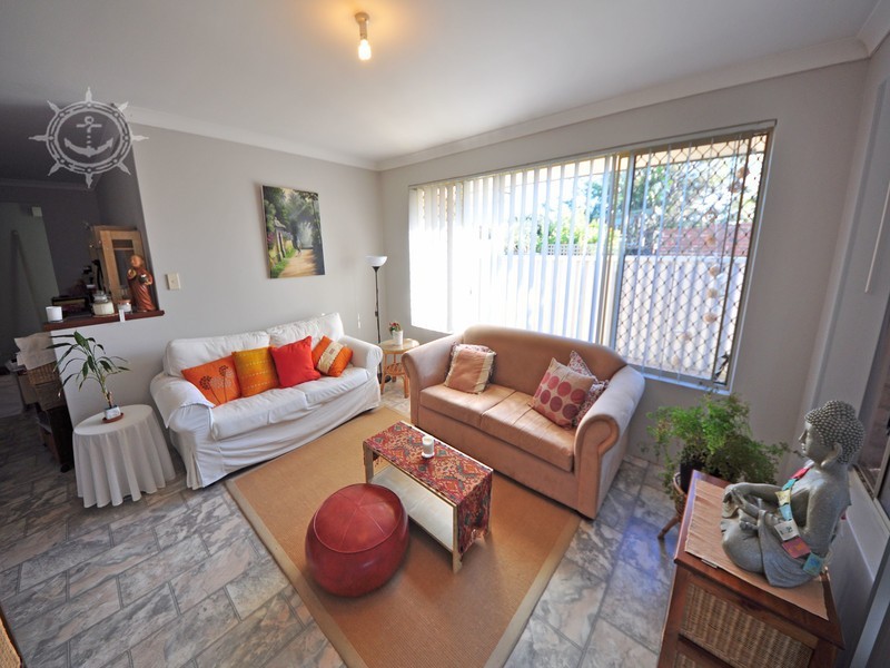 8B Rennie Crescent, Hilton WA 6163