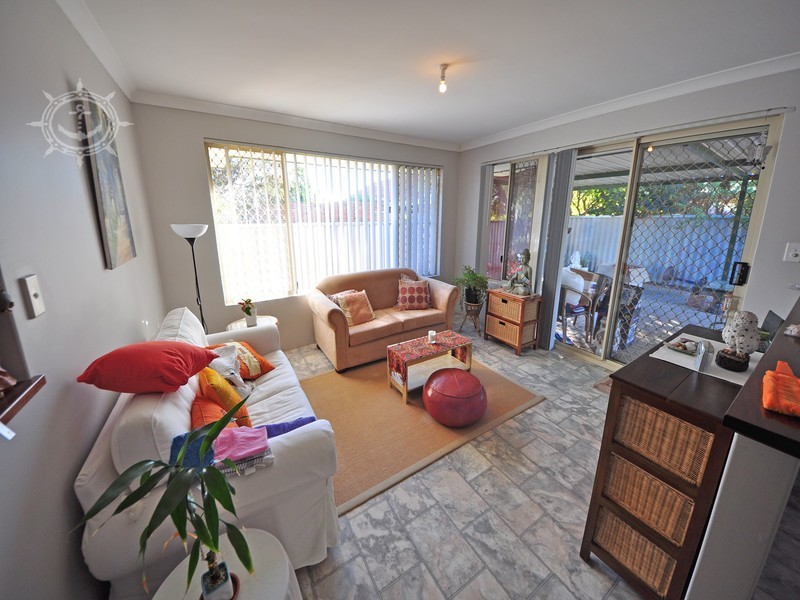 8B Rennie Crescent, Hilton WA 6163