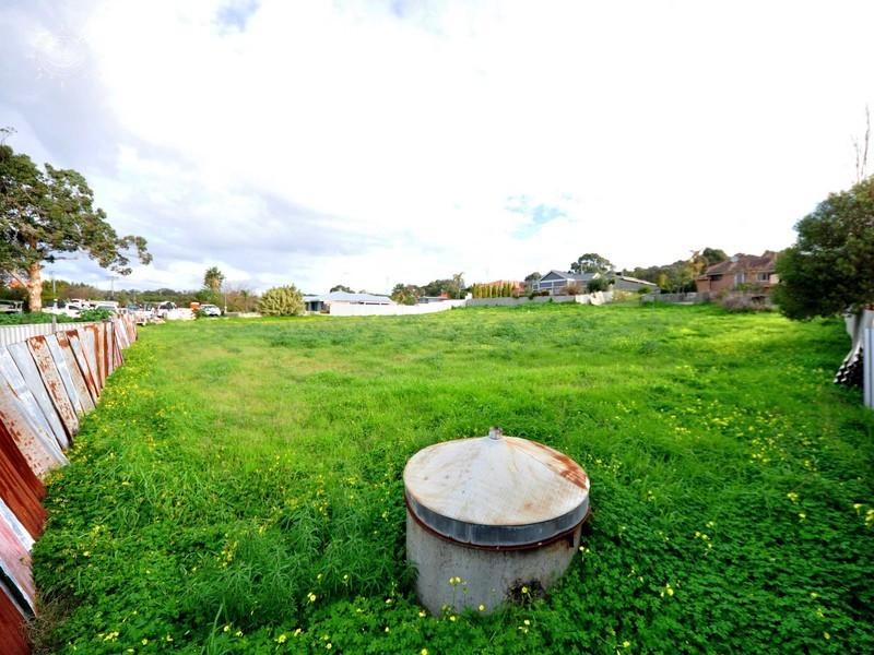 10 Southend Road, Hamilton Hill WA 6163