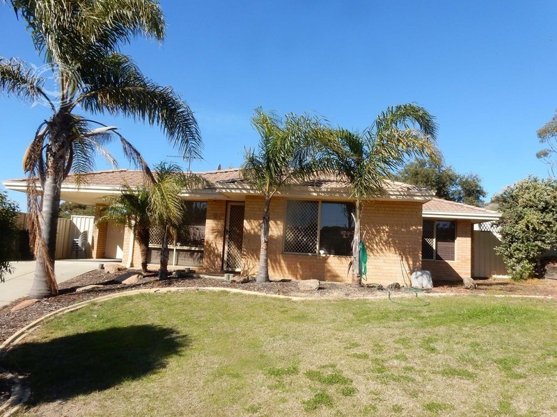 2 Dover Court, Yangebup WA 6164