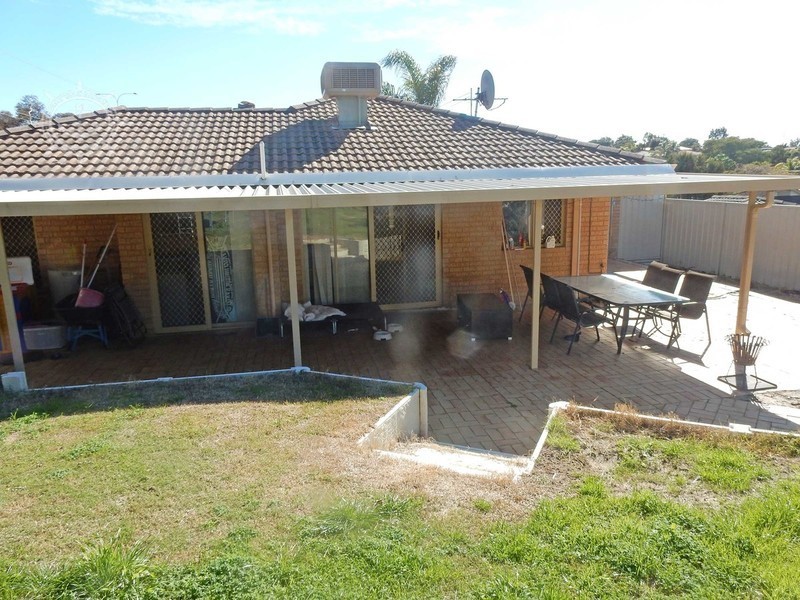 2 Dover Court, Yangebup WA 6164