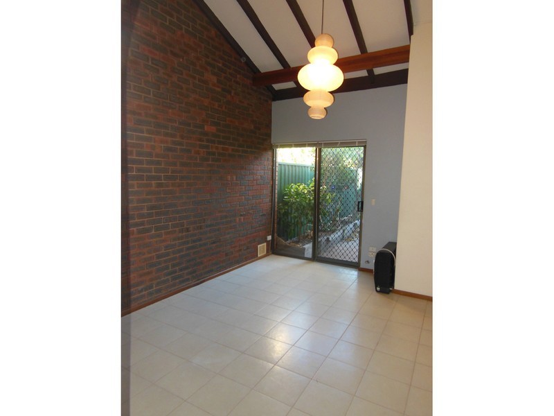 4/182 Holland Street, Fremantle WA 6160