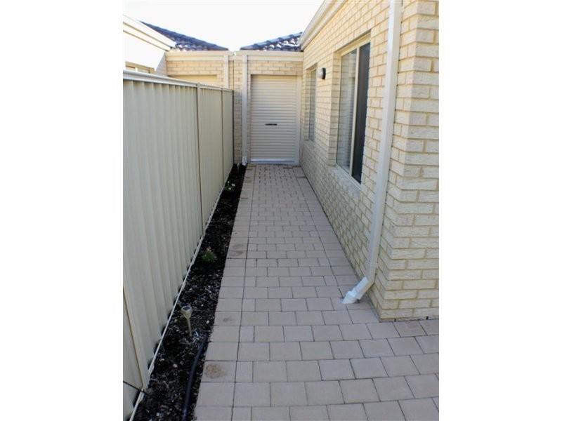 24 BRAEMOUNT Road, Darch WA 6065