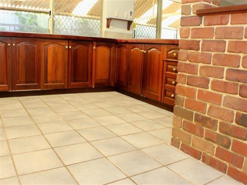 2 Carbla Court, Ballajura WA 6066