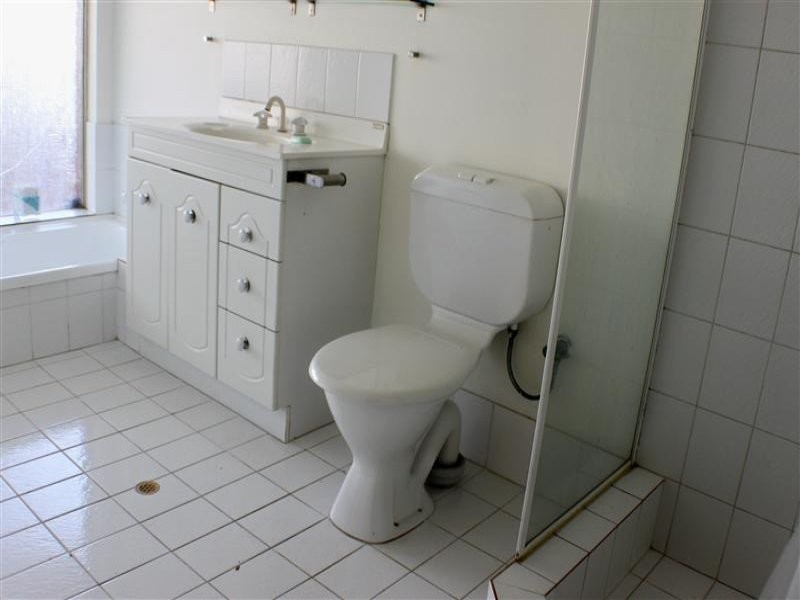 2 Carbla Court, Ballajura WA 6066