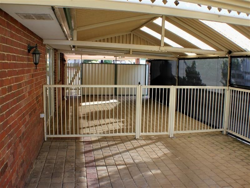 2 Carbla Court, Ballajura WA 6066