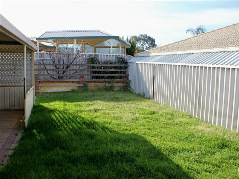 2 Carbla Court, Ballajura WA 6066