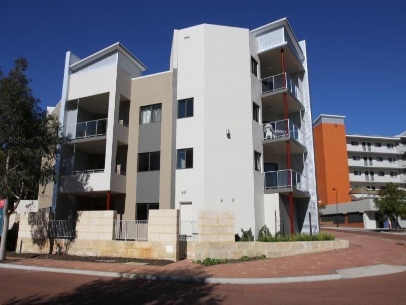 13/1 Walsh Loop, Joondalup WA 6027