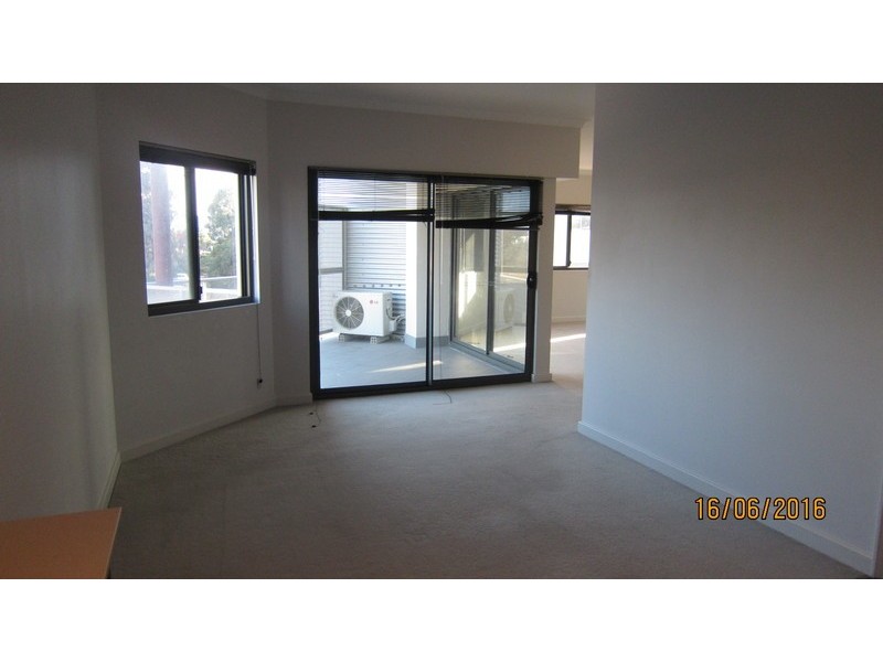 13/1 Walsh Loop, Joondalup WA 6027
