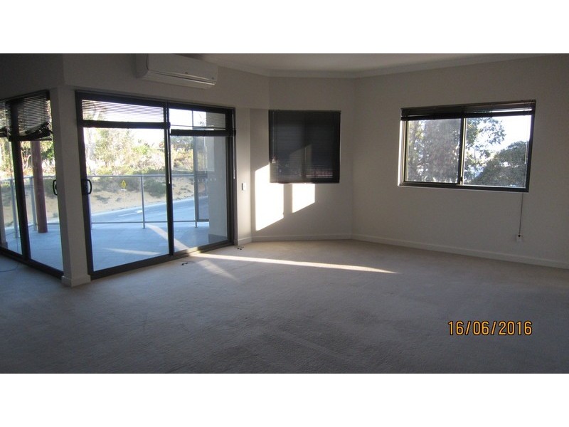 13/1 Walsh Loop, Joondalup WA 6027
