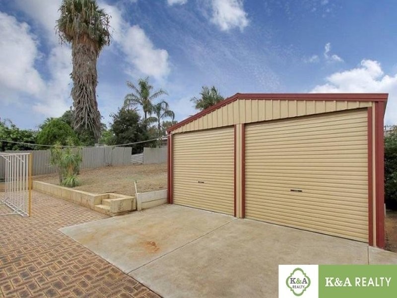 8 Wanill Place, Wanneroo WA 6065