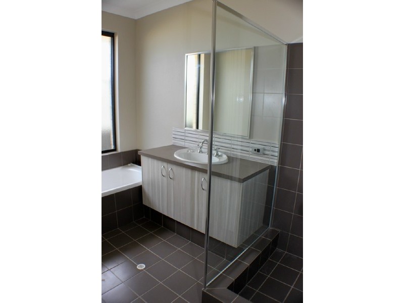 32 Babylon Bend, Landsdale WA 6065