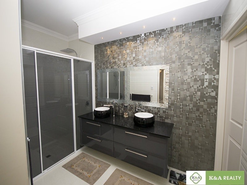 3 Westbury Lane, Madeley WA 6065