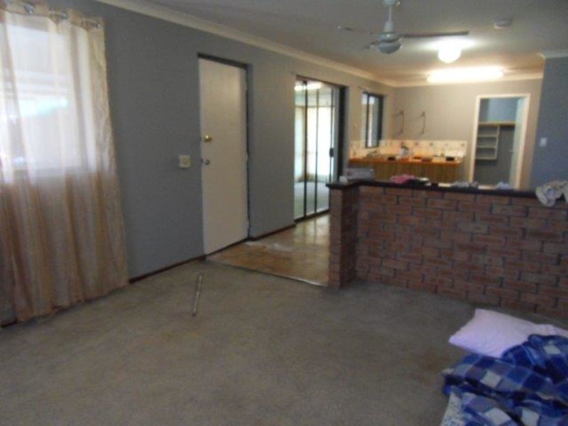 53 Ipswich Cres, Girrawheen WA 6064