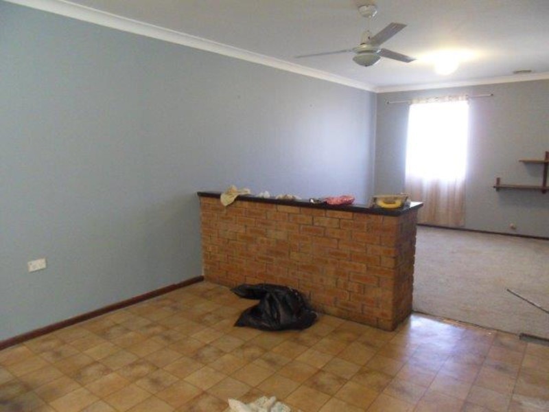 53 Ipswich Cres, Girrawheen WA 6064