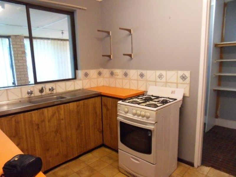 53 Ipswich Cres, Girrawheen WA 6064