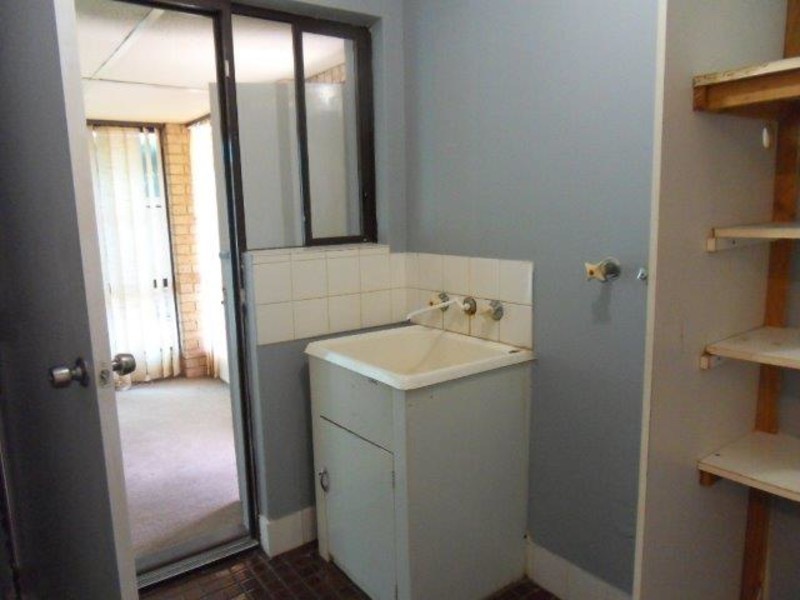 53 Ipswich Cres, Girrawheen WA 6064