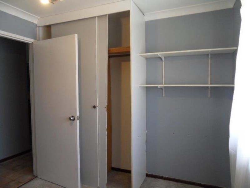 53 Ipswich Cres, Girrawheen WA 6064