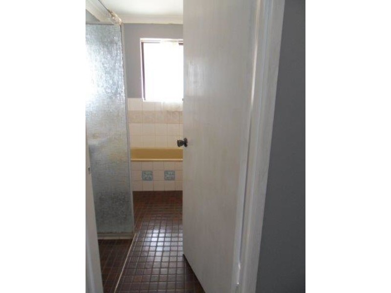 53 Ipswich Cres, Girrawheen WA 6064