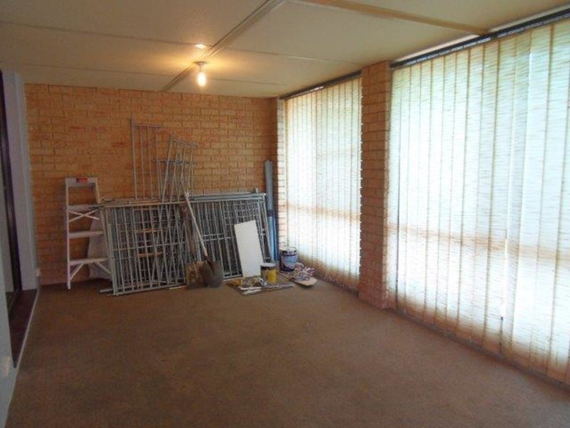 53 Ipswich Cres, Girrawheen WA 6064