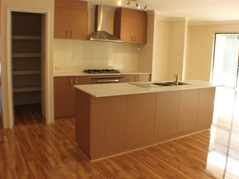 44 Alhambra Parkway, Landsdale WA 6065