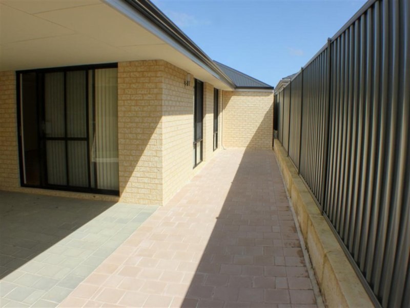 44 Alhambra Parkway, Landsdale WA 6065