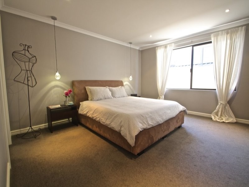 15 Bathurst Gardens, Darch WA 6065