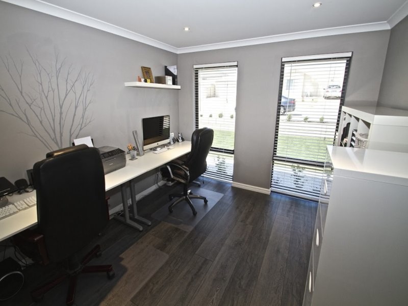 15 Bathurst Gardens, Darch WA 6065