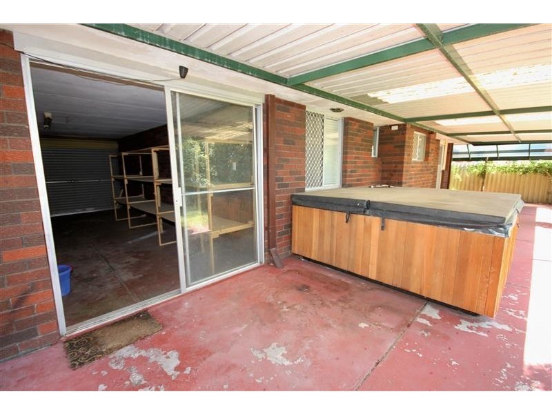 5 Yera Place, Wanneroo WA 6065