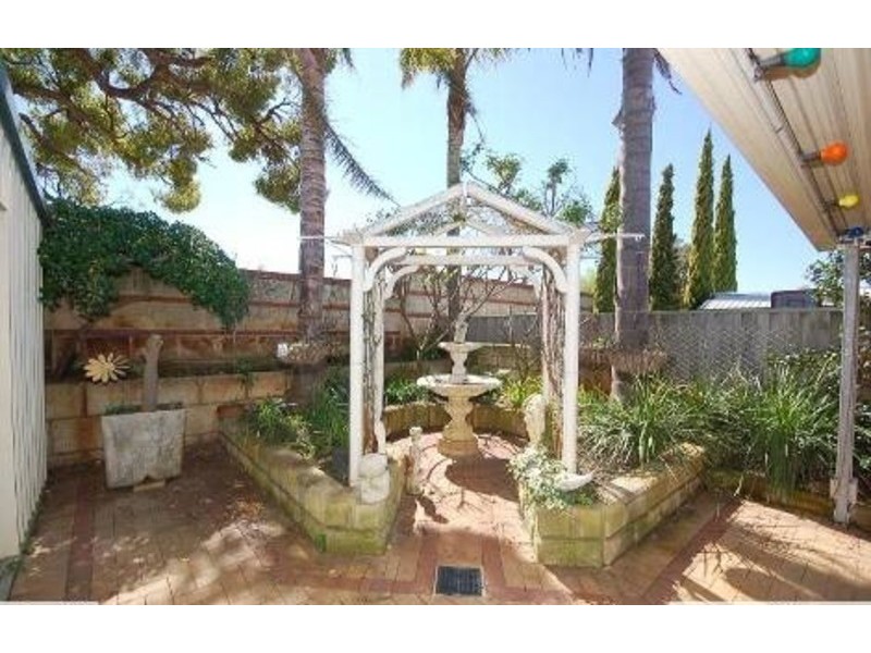 25 Valley Views Drive, Landsdale WA 6065