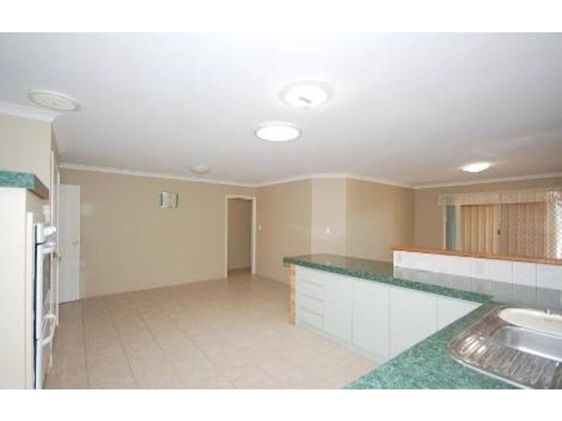 25 Valley Views Drive, Landsdale WA 6065