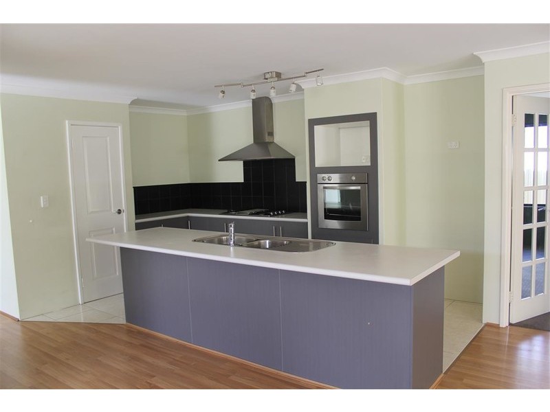 16 Rometta Way, Sinagra WA 6065