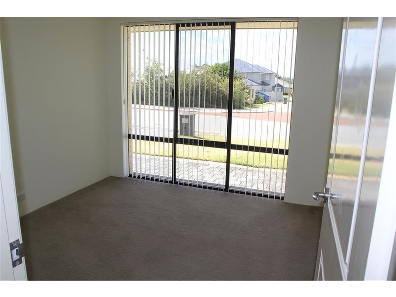 16 Rometta Way, Sinagra WA 6065