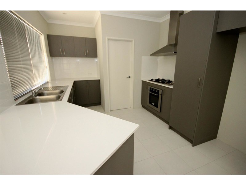 5A Esmerelda Pass, Darch WA 6065