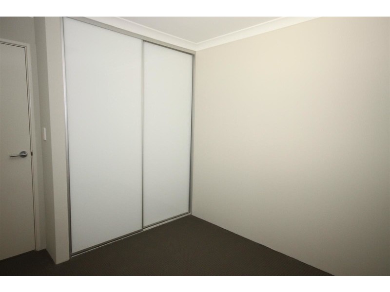 5A Esmerelda Pass, Darch WA 6065