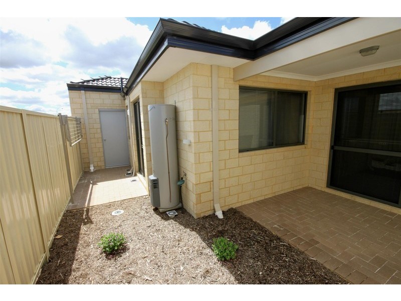 5A Esmerelda Pass, Darch WA 6065