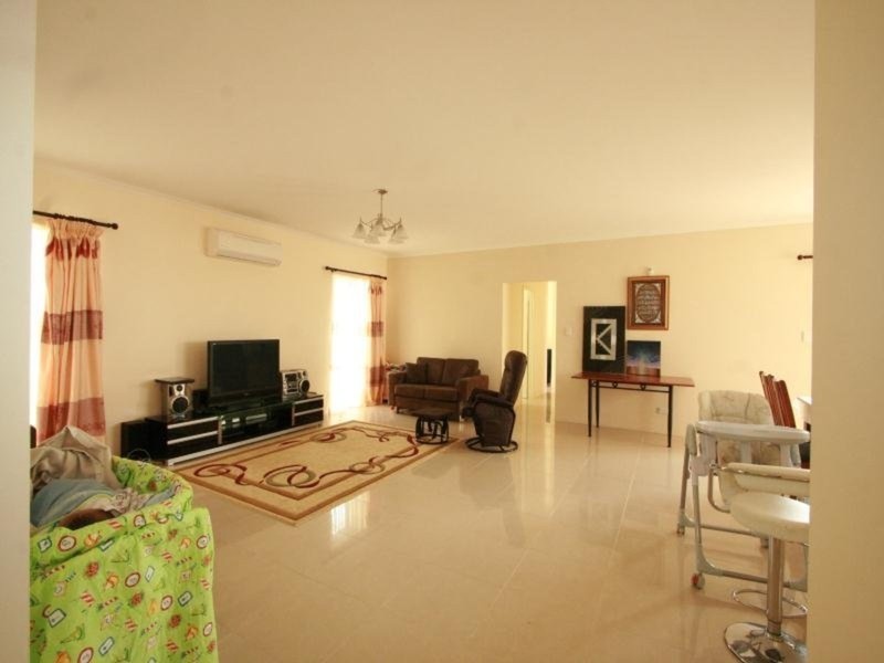 93 Cooper Street, Madeley WA 6065