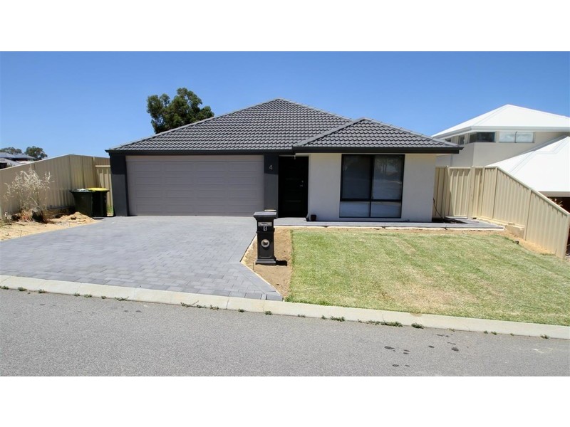 4 Merlot Way, Pearsall WA 6065