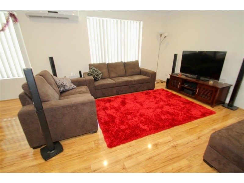 4 Merlot Way, Pearsall WA 6065